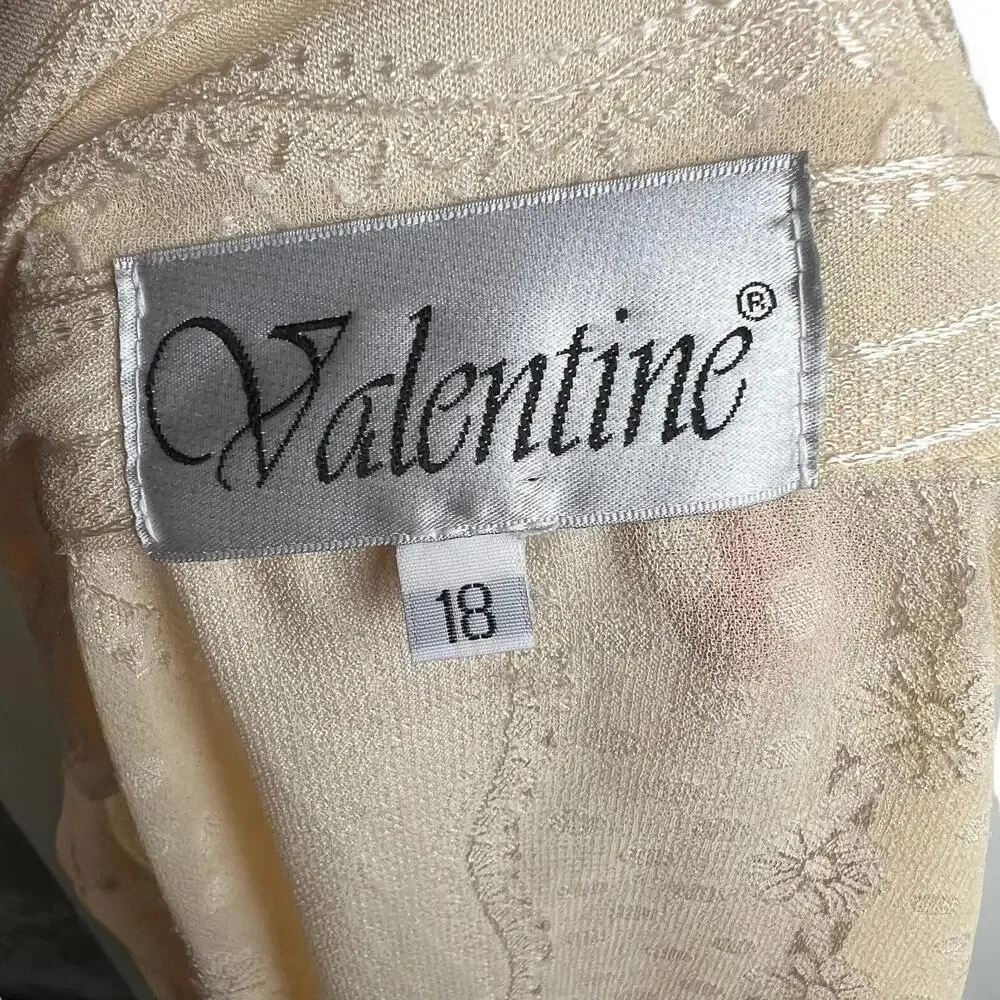 Vintage Cream Lace Two-Piece Skirt Set - Picture 2 of 9